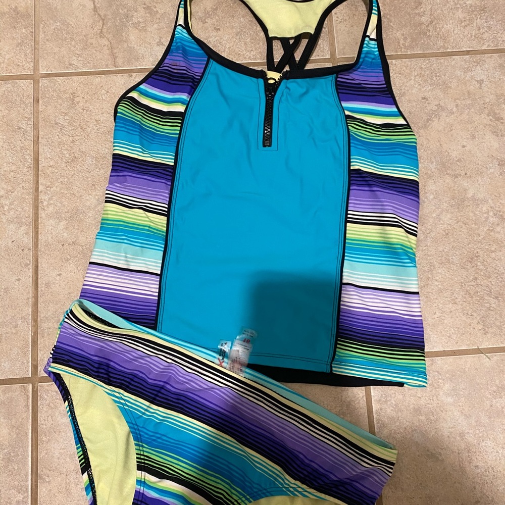 Girls size 16 tankini